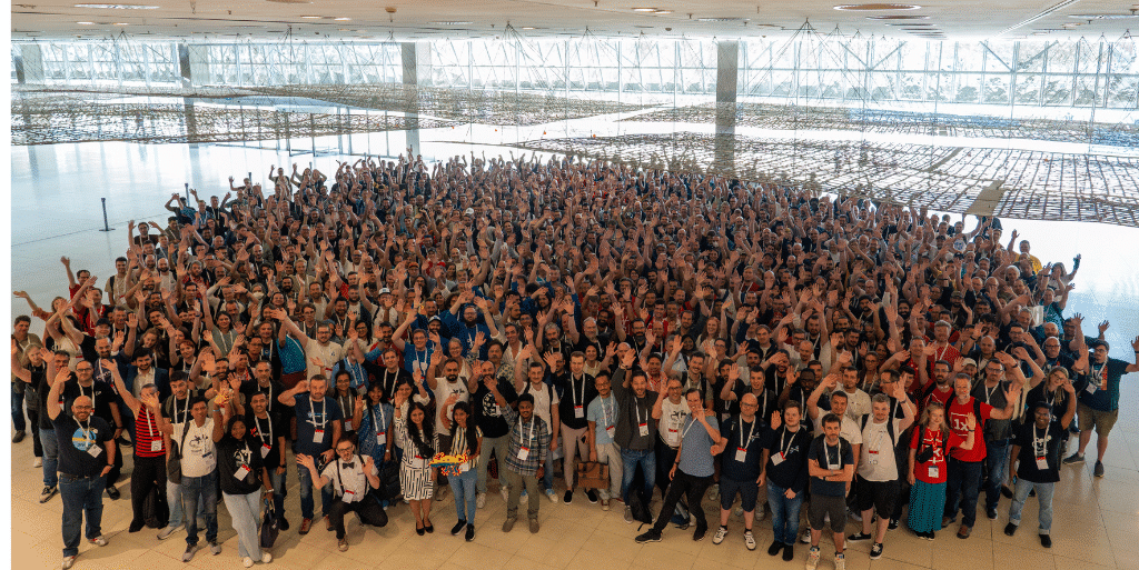 Group image of DrupalCon attendees